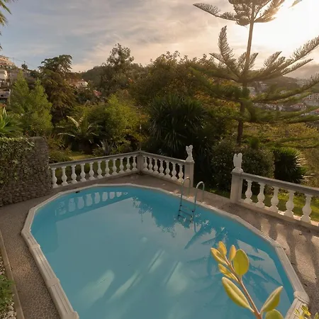 Pool With Botanical Garden * Funchal (Madeira)