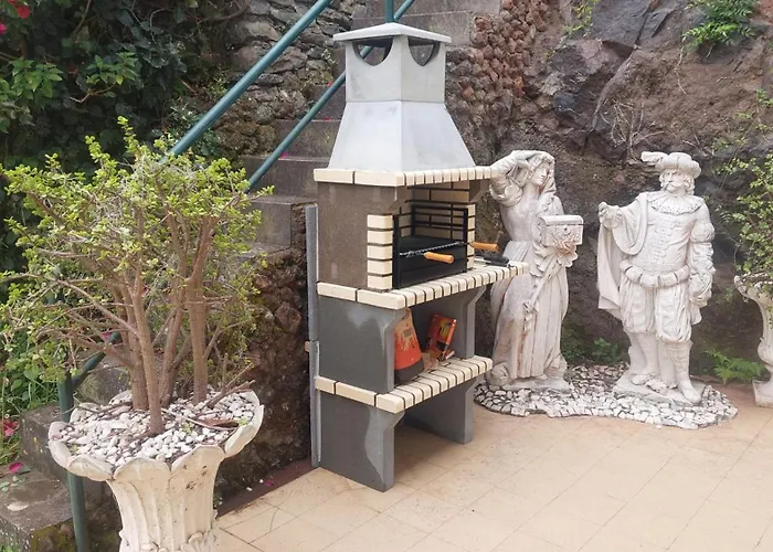 Pool With Botanical Garden * Funchal (Madeira)