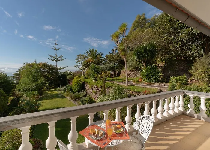 Villa Pool With Botanical Garden *