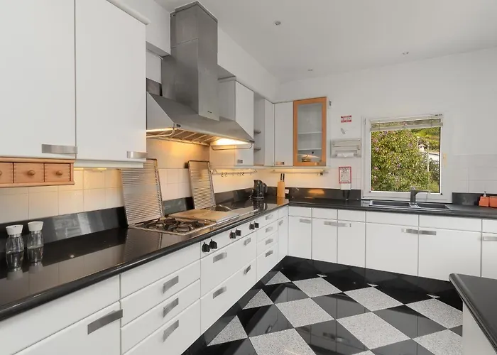 Villa Pool With Botanical Garden Funchal (Madeira)