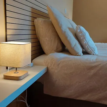 فيلة Pool With Botanical Garden