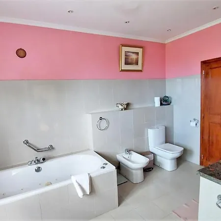 فيلة Pool With Botanical Garden