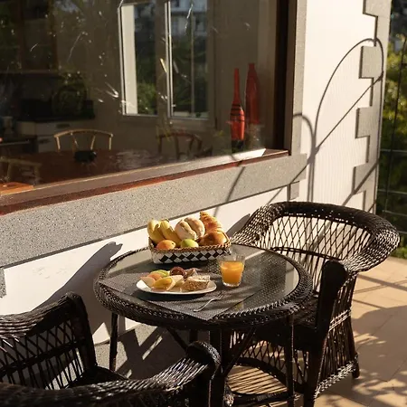 Pool With Botanical Garden فيلة